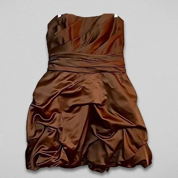 David’s Bridal Mini Strapless Neckline Bubble Hem Ruched Bodice Brown Women’s 12 - Picture 2 of 8